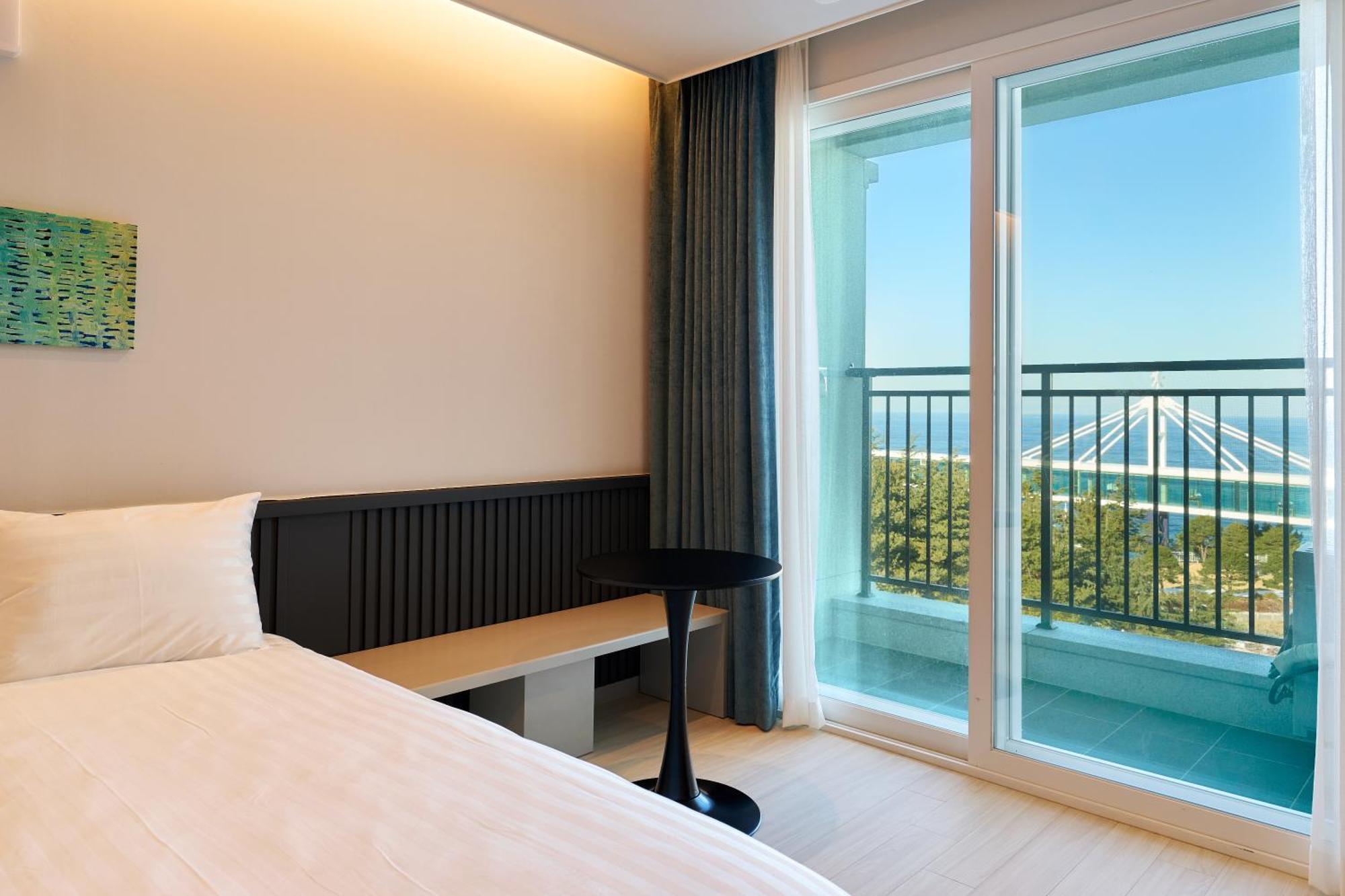 Sollavue Hotel & Resort Гангнеунг Екстериор снимка